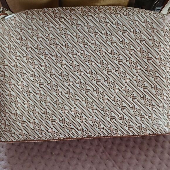 Cole Haan  - Picture 5 of 9